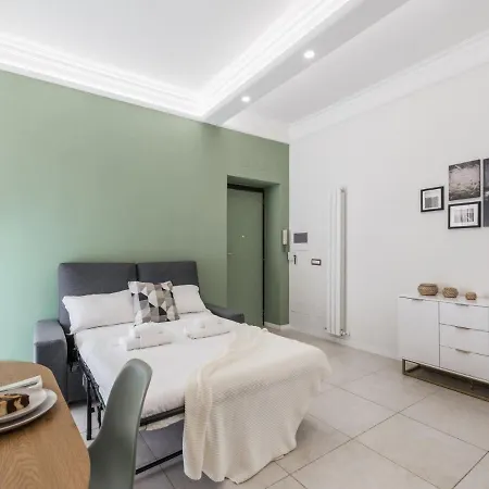 Aparthotel The Rent - Bright Flat Near San Pietro *